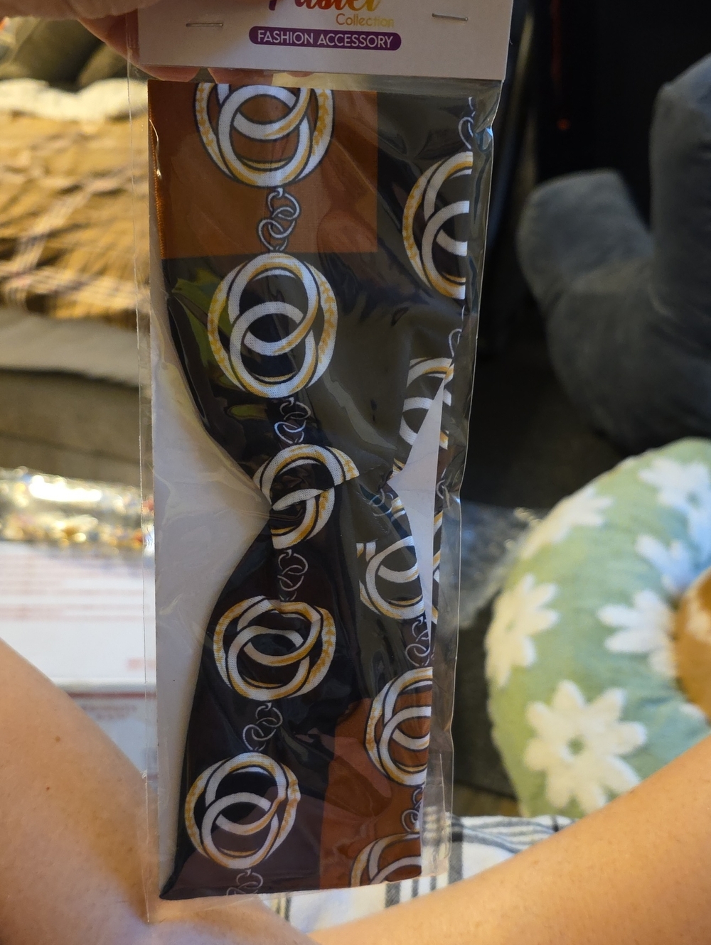 Black Headband with Gold & White Interlocking Circle Design